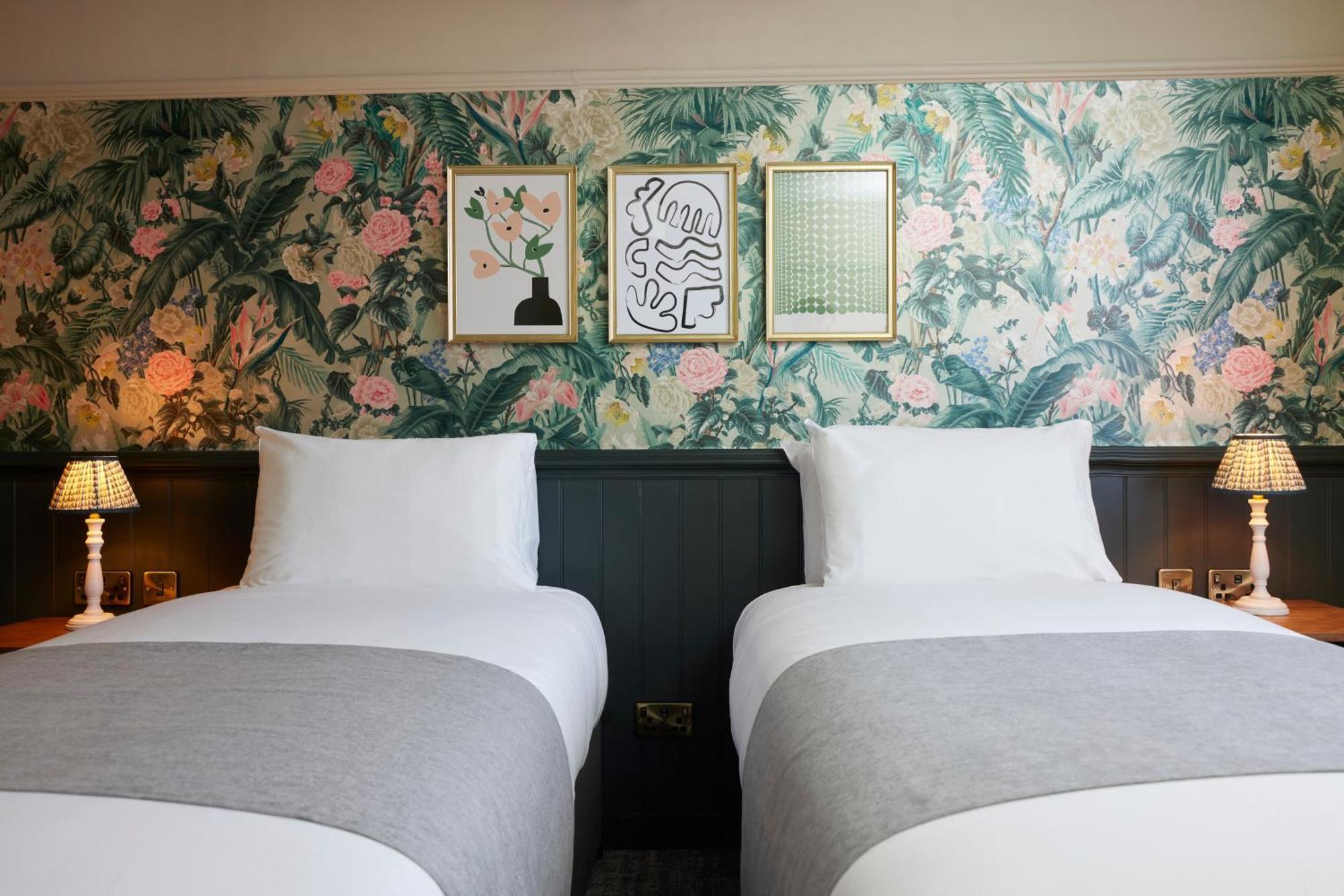 The White Hart Inn By Greene King Inns Бакингем Экстерьер фото